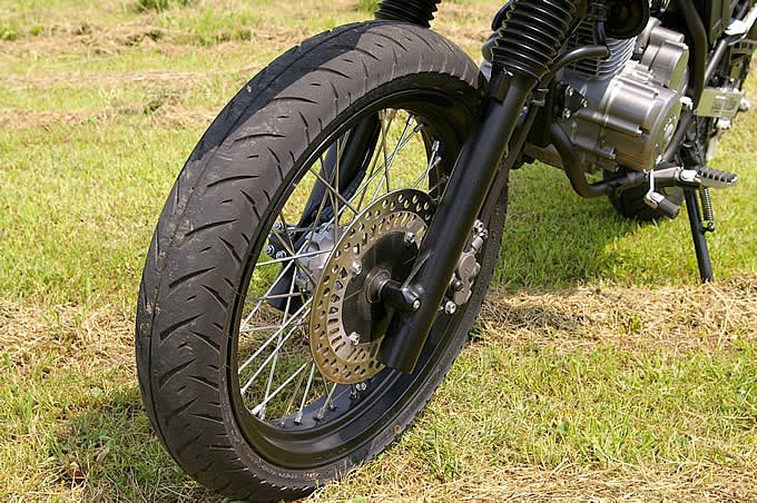 スーパーモタードってどんなバイク オフロードfaq オフロードバイクならバイクブロス