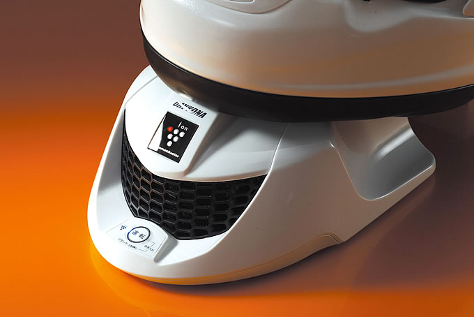 プラズマクラスター技術によって ヘルメット内装を脱臭＆除菌