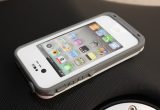 薄くて軽くてバッチリ防水のiPhone4/4S専用ケース