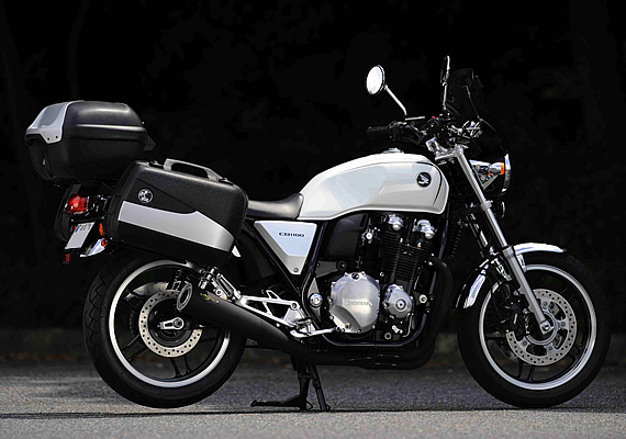 ホンダ CB1100 専用パーツで自分仕様の１台を ｜バイクブロス