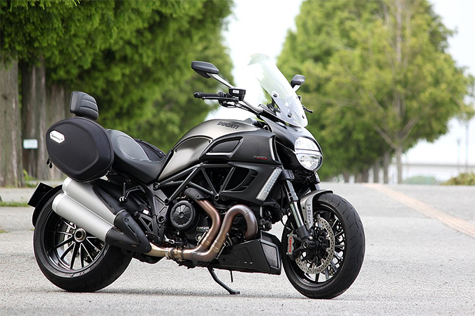 ブラック一枚 レンタルバイク- 車＆バイク バイクの排気ガス に適合するドゥカティ