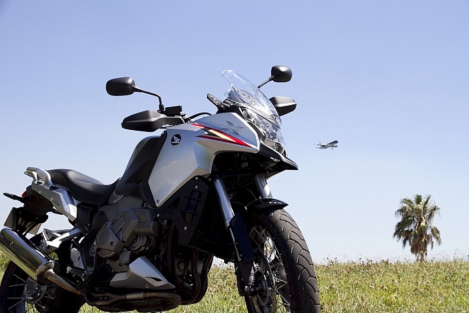 ホンダ Vfr10x デュアル クラッチ トランスミッション 海外向けクロスツアラーを国内向けモデルとして投入 試乗インプレ レビュー バイクブロス ホンダ Vfr10x デュアル クラッチ トランスミッション 海外向けクロスツアラーを国内向けモデルとして投入 試乗インプレ レビュー バイクブロス