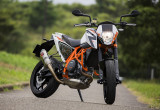 KTM 690 DUKE R – KTMの新世代ミドルスポーツ