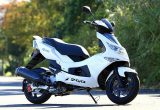 PGO G-MAX125 – デザインと走りでライダーを魅了