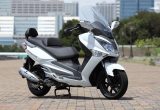 SYM JOYMAX125i – 迫力のボディに快適機能を満載