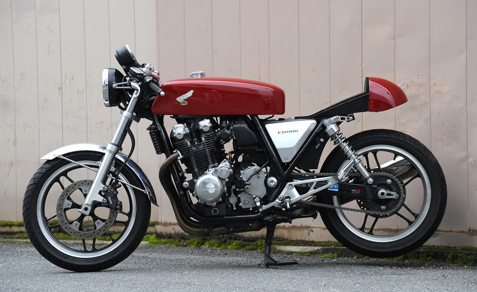 CB1100のカスタムに蘇る60’s タンク＆シート変更で伝統的カフェスタイルに