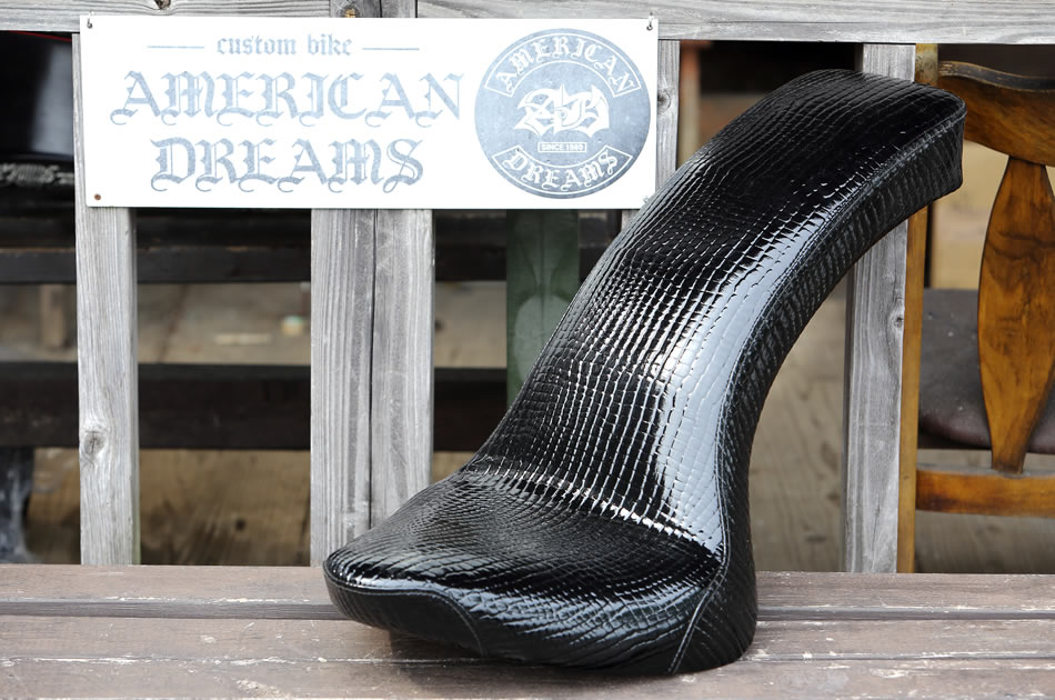 スティード400 ワンオフ3段シート 本蛇革 アメリカンドリームス スティード400 ワンオフ3段シート 本蛇革 アメリカンドリームス 楽天