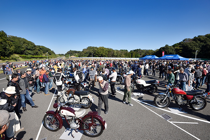 ヤマハ コミュニケーションプラザ 歴史車輌デモ走行見学会16 トピックス バイクブロス マガジンズ