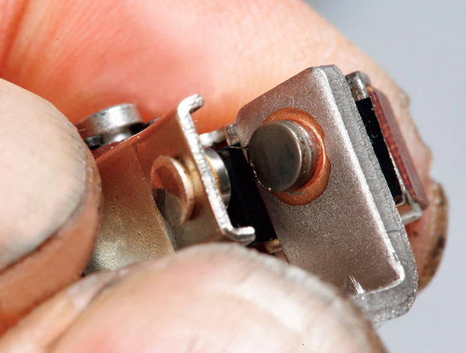 BSA スターファイヤー250　コンタクトブレーカーポイント　（B25スターファイア　C15　トライアンフ　英国車　絶版希少　返品対応可　　 ポイント点火の必需品。コンタクトブレーカーとセットのコンデンサーの