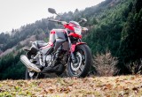 ホンダ CB250F – 軽量コンパクトな車体に本格的なストリートファイター・スタイル