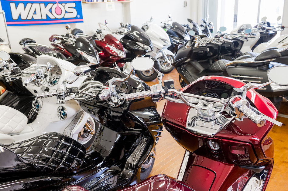 グランドライン横浜店 バイクブロス・マガジンズ