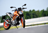 KTM 390 デューク（2017-） – 市街地から本格的なワンメイクレースまで遊び方は無限大!!