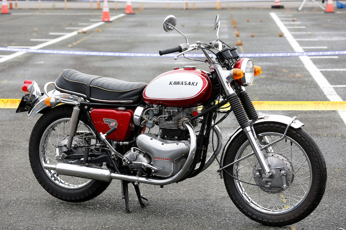Page10】なぜか惹かれるスタイリング KAWASAKI F81M 特集記事 Page10】なぜか惹かれるスタイリング KAWASAKI F81M 特集記事