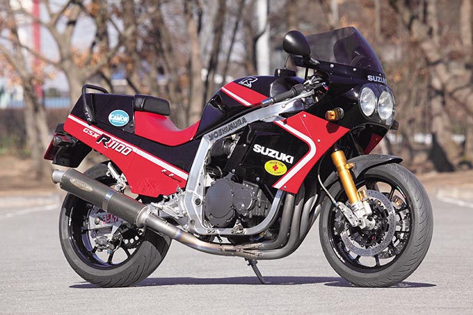 GSX-R1100 タンデムシート 45300-46E スズキ 純正  バイク 部品 GU75A 破れ無し 希少カラー 修復素材やノーマル戻しに 車検 Genuine:22159903