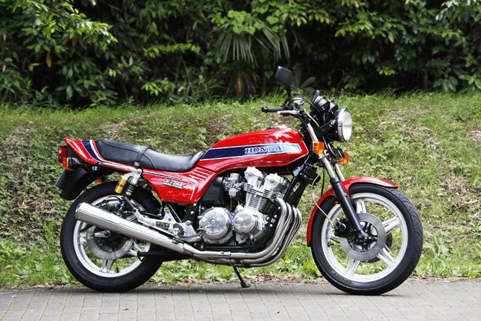 愛車と棲まう絶版車ガレージ Kさん ホンダ Honda Cb750f Bold Or Cb750f Bold Or2 Cbx Cbr929rr トピックス バイクブロス マガジンズ