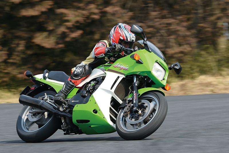 カワサキ GPZ900R】現在に通じる技術的足跡を残した偉大な元祖