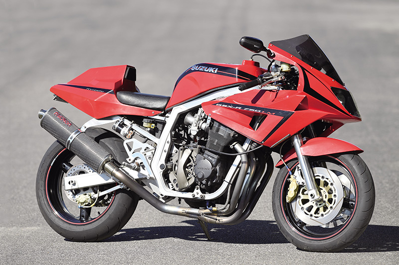 FUORISE'RIE GSX-R750R（スズキ GSX-R750R） プロが造るカスタム