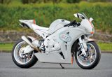 LOCO GARAGE CBR1000RR（ホンダ CBR1000RR）