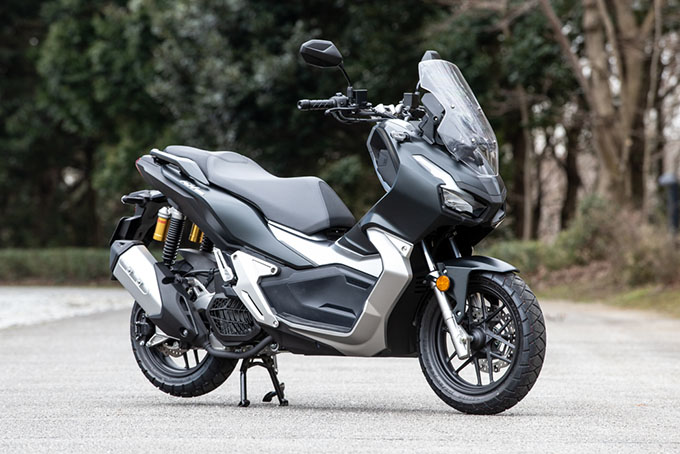 【ホンダ ADV150 試乗記】SUV的な顔が魅力のミドルスクーターのハイパフォーマンスバージョンの画像の試乗インプレッション