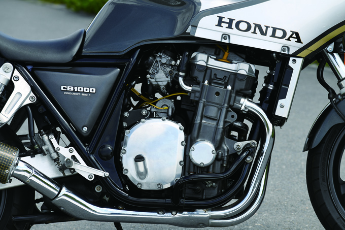 T.T.R MOTORS CB1000SF（カワサキ CB1000SF）のカスタム画像