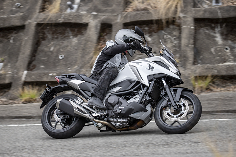 ホンダ Nc750x Dct 試乗記 的を射たフルモデルチェンジで ホンダの底力を痛感 試乗インプレ レビュー バイクブロス ホンダ Nc750x Dct 試乗記 的を射たフルモデルチェンジで ホンダの底力を痛感 試乗インプレ レビュー バイクブロス