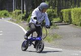 【グラフィット GFR-02 試乗記】ペダル付きで坂道走行が楽に!? 折りたたみ自転車のような電動バイク