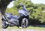 【ヤマハ TMAX 560 テックマックスABS 試乗記】スクーターを超えた“オートマチックスポーツ”が、運動性能と利便性を高めて新登場