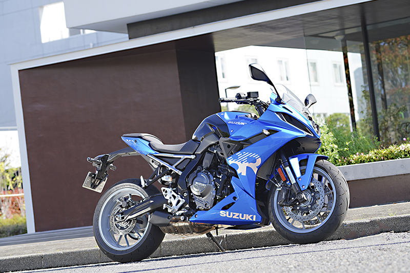 スズキ GSX-8R 試乗記】心地よさをもたらすカギは人間味の強さだ スズキ GSX-8R 試乗記】心地よさをもたらすカギは人間味の強さだ