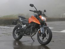 【KTM 250デューク 試乗記】よりパワフルに、扱いやすく進化したスモールDUKEの売れ筋モデル