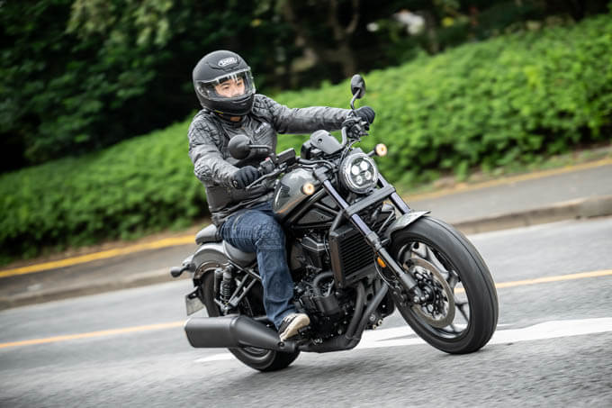 【ホンダ レブル1100DCT vs ハーレー ストリートボブ114 試乗記】独断と偏見で2車を比較！　バイクブロス的ガチンコライバル対決！ 08画像