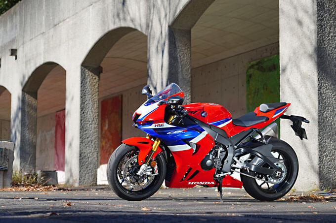 ＣＢＲ１０００ＲＲ－Ｒファイアーブレード純正ノーマルフューエルガソリンタンク ホンダ CBR1000RR-R ファイアーブレード SP 試乗記】伝家の宝刀、その