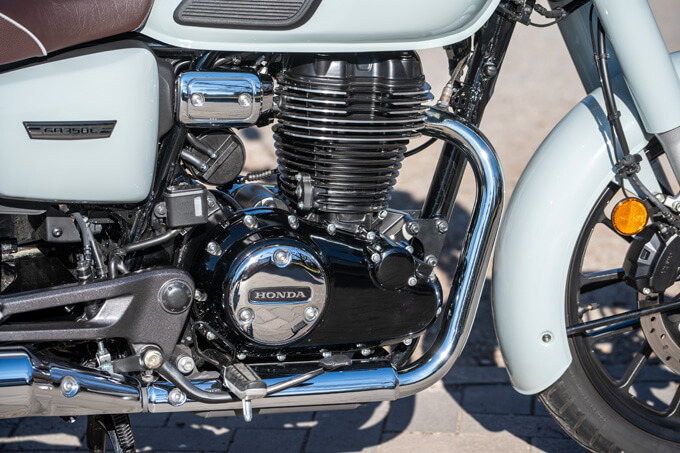 【ホンダ GB350C vs ロイヤルエンフィールド CLASSIC350 試乗記】独断と偏見で2車を比較！バイクブロス的ガチンコライバル対決！ 13画像