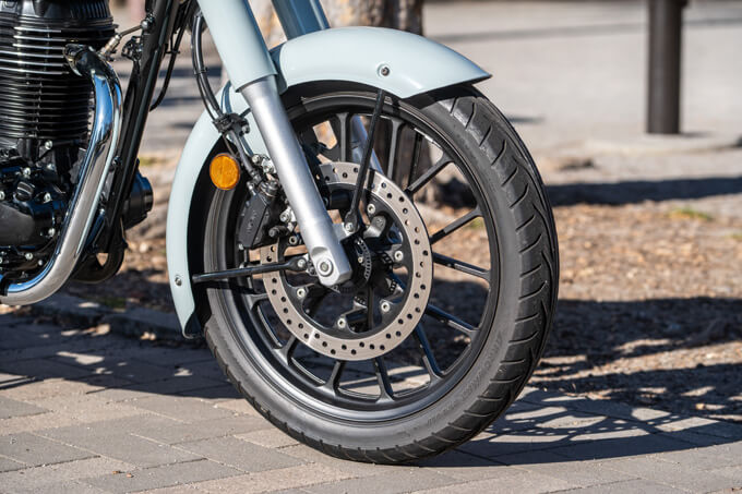 【ホンダ GB350C vs ロイヤルエンフィールド CLASSIC350 試乗記】独断と偏見で2車を比較！バイクブロス的ガチンコライバル対決！ 16画像