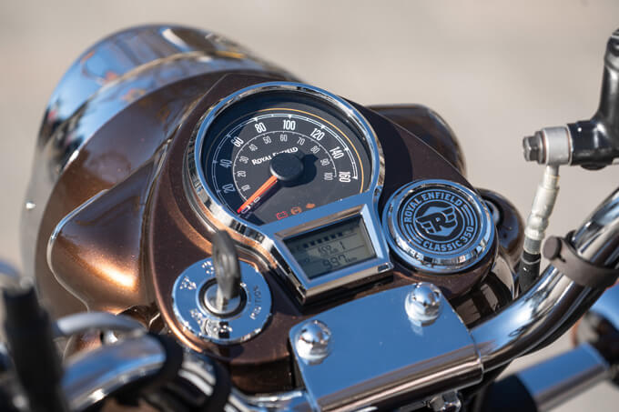 【ホンダ GB350C vs ロイヤルエンフィールド CLASSIC350 試乗記】独断と偏見で2車を比較！バイクブロス的ガチンコライバル対決！ 19画像