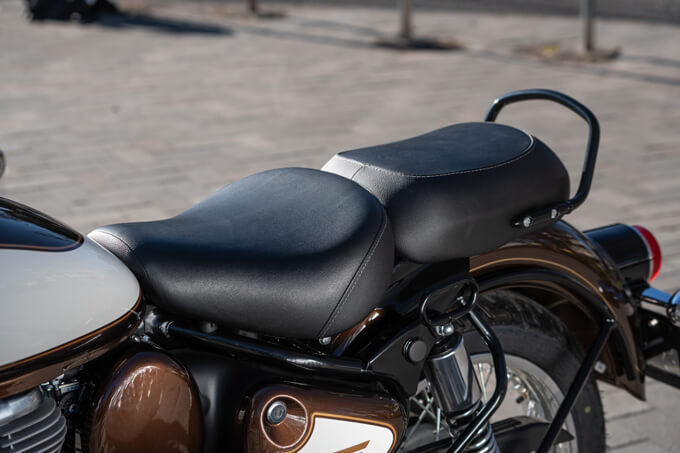 【ホンダ GB350C vs ロイヤルエンフィールド CLASSIC350 試乗記】独断と偏見で2車を比較！バイクブロス的ガチンコライバル対決！ 21画像
