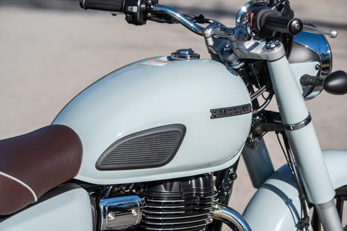 【ホンダ GB350C vs ロイヤルエンフィールド CLASSIC350 試乗記】独断と偏見で2車を比較！バイクブロス的ガチンコライバル対決！ 25画像