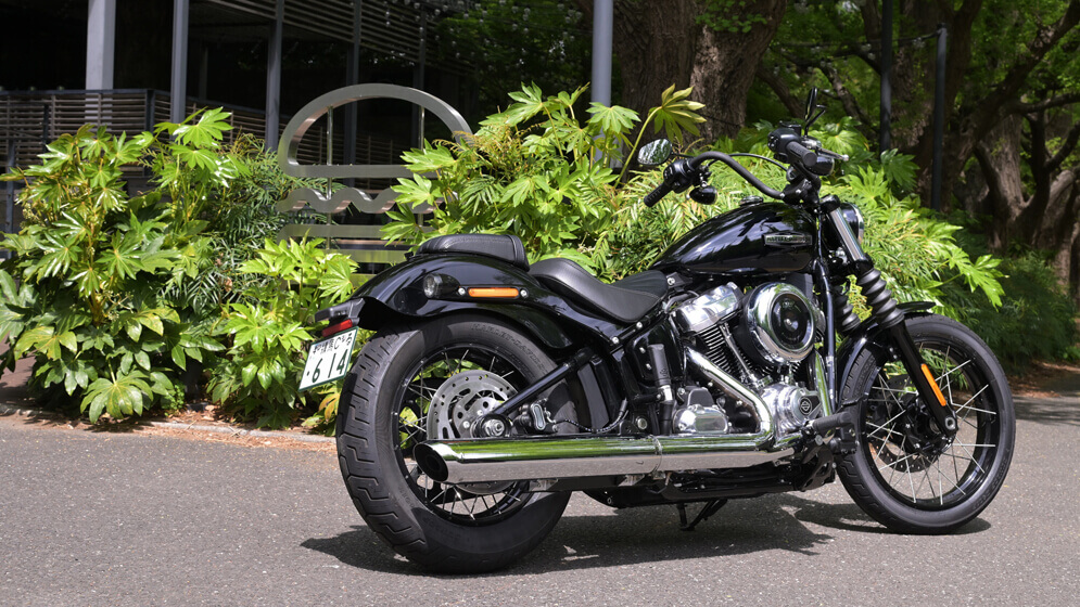 【WESCO CHUKKA×H-D STREET BOB】ウエスコのレースアップブーツ「チャッカブーツ」＆ハーレーファクトリーカスタム「ストリートボブ」 01画像