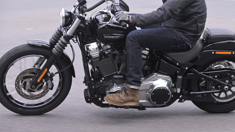 【WESCO CHUKKA×H-D STREET BOB】ウエスコのレースアップブーツ「チャッカブーツ」＆ハーレーファクトリーカスタム「ストリートボブ」 06画像