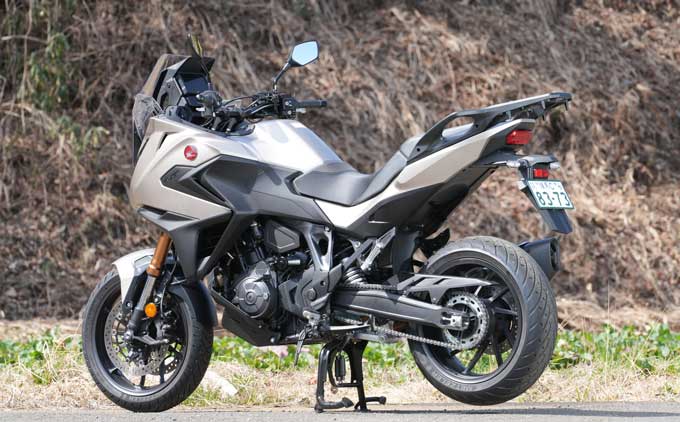 【ホンダ　NT1100 試乗記】溢れ出る”NANIMONO”感、その実”怪物” 04画像