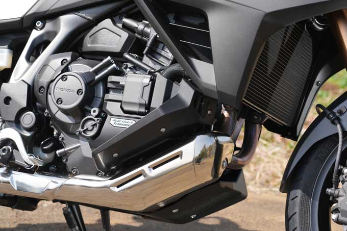 【ホンダ　NT1100 試乗記】溢れ出る”NANIMONO”感、その実”怪物” 12画像