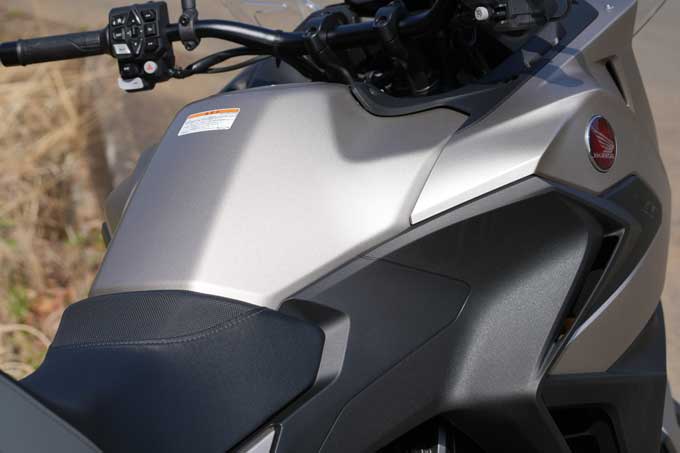 【ホンダ　NT1100 試乗記】溢れ出る”NANIMONO”感、その実”怪物” 15画像