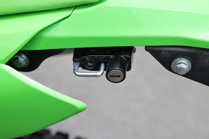 【カワサキ KLX230S 試乗記】低めのシートでオンもオフも楽しめる！ ユースフルでフレンドリーなモデルの18画像