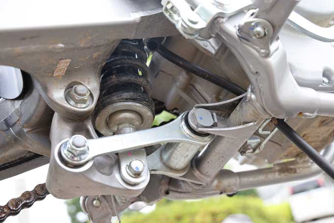 【カワサキ KLX230S 試乗記】低めのシートでオンもオフも楽しめる！ ユースフルでフレンドリーなモデルの23画像