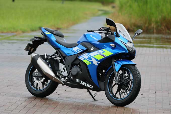 独断と偏見で2車を比較!! バイクブロス的ガチンコライバル対決！ スズキ・GSX250R VS スズキ・ジクサーSF250編 01画像