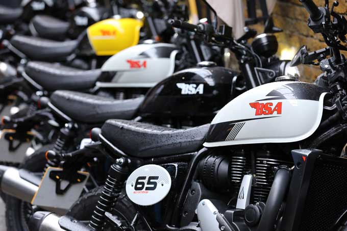 【BSA バンタム350／スクランブラー650 試乗記】２台の新型車を発表した老舗英国ブランドの勢い 08画像