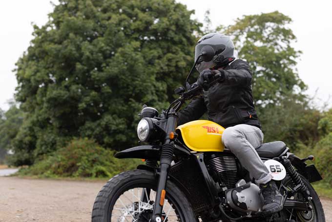 【BSA バンタム350／スクランブラー650 試乗記】２台の新型車を発表した老舗英国ブランドの勢い 11画像