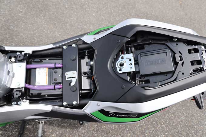 【カワサキ Z7ハイブリッド 試乗記】ストロングハイブリッドと電子制御ATを搭載し 次世代スポーツバイクのパイオニアとなる存在!! 16画像