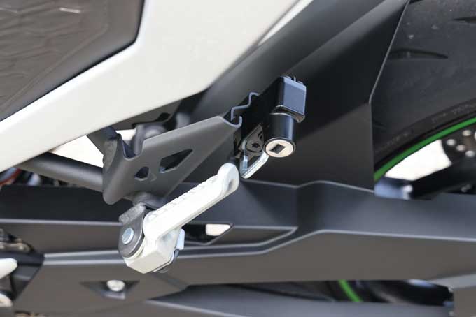 【カワサキ Z7ハイブリッド 試乗記】ストロングハイブリッドと電子制御ATを搭載し 次世代スポーツバイクのパイオニアとなる存在!! 20画像
