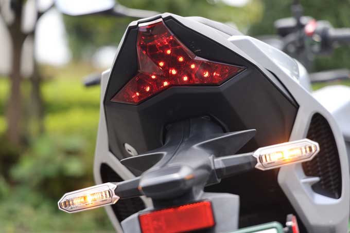 【カワサキ Z7ハイブリッド 試乗記】ストロングハイブリッドと電子制御ATを搭載し 次世代スポーツバイクのパイオニアとなる存在!! 24画像