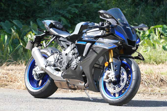 【ヤマハ YZF-R1M 試乗記】地球最速移動手段の筆頭で背徳感に酔いしれる 03画像